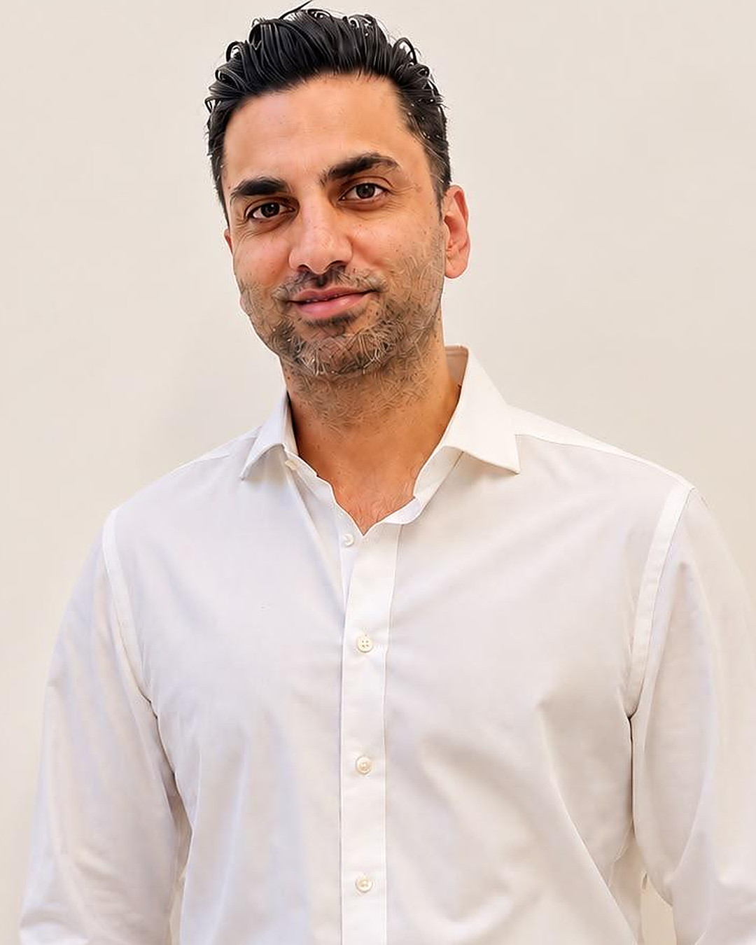 Dr Aman Bharti, Principal Dentist